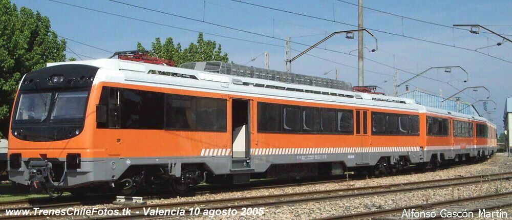 UT440BT-EnValenciaEspana10Ago2005-01.jpg