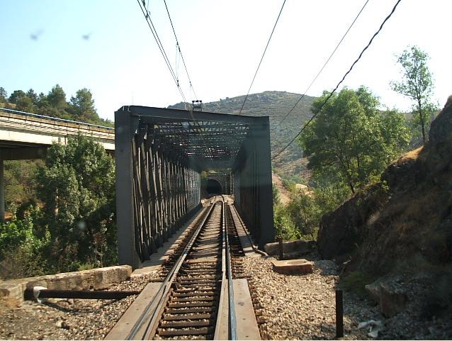 Despeñaperros - Puente y túnel próximos a Venta de Cárdenas.JPG