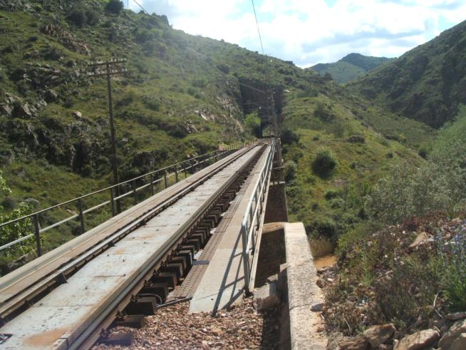 Km 254.823 - Puente y túnel La Presa del MZ próximos a Embid.JPG