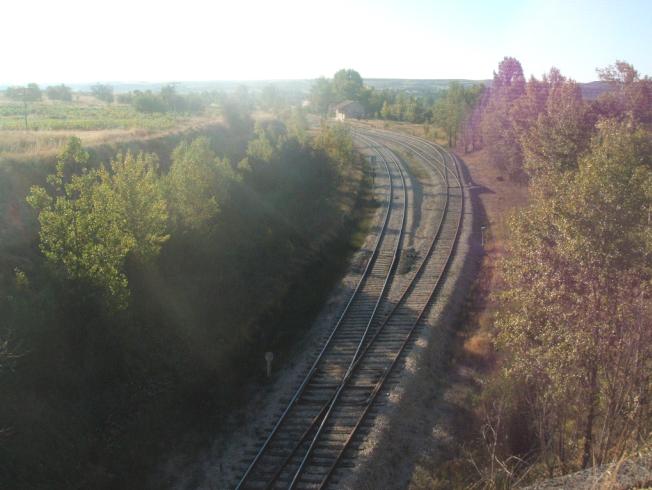 Paso Superior sobre el directo en Gumiel de Izán.JPG